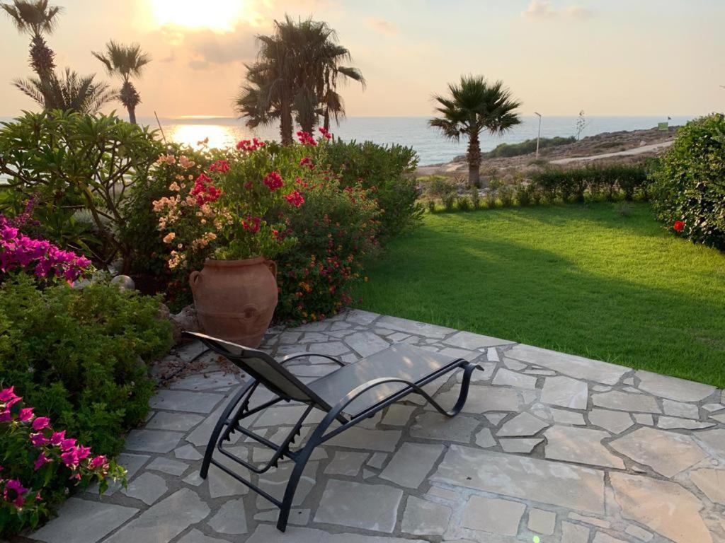 Sea Front Villa Kristina Klorakas Dış mekan fotoğraf